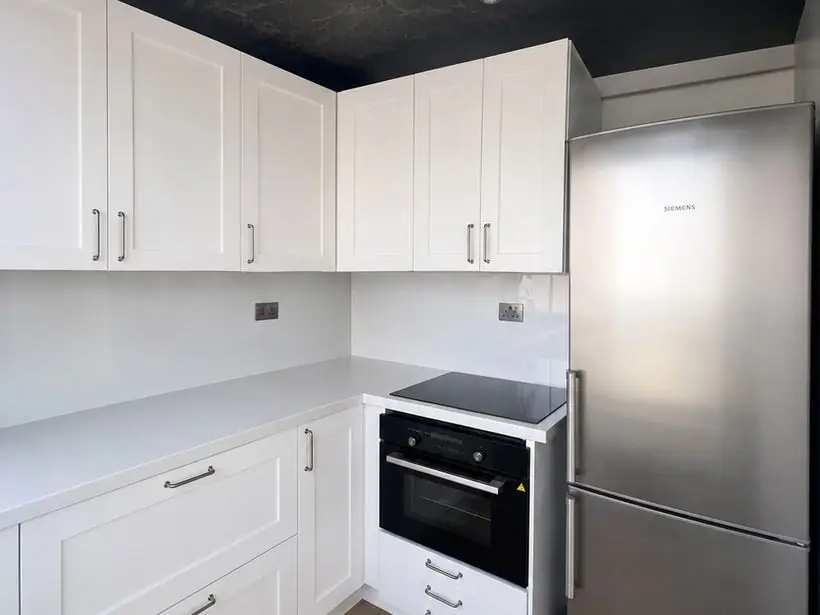 Full kitchen